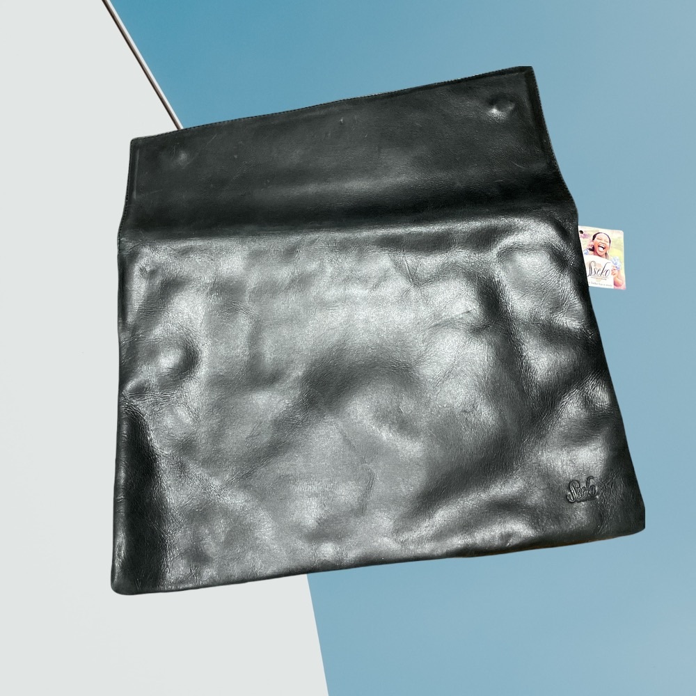 Oversized bole clutch black sseko